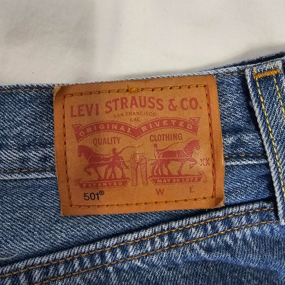 EUC Levi 501 Denim Shorts - Picture 3 of 6